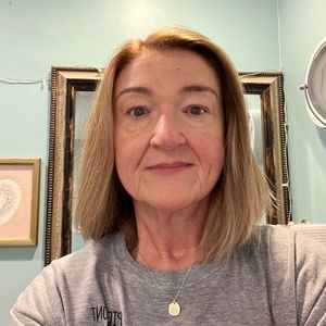 Meet your Posher, Cynthia